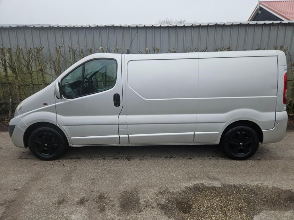 Opel Vivaro 2.5 cdti 145 pk l2h1 tecshift