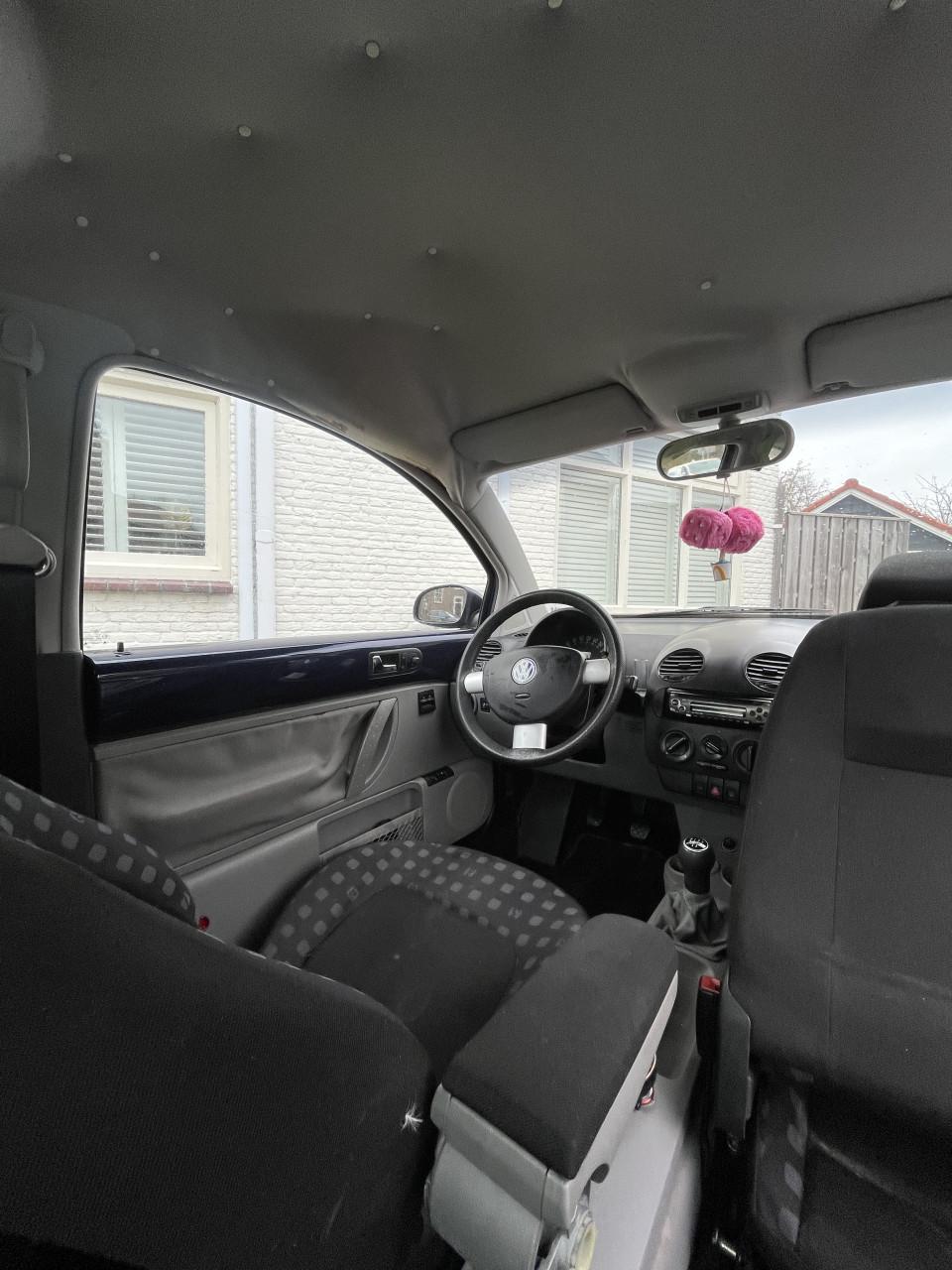 VOLKSWAGEN BEETLE 2003