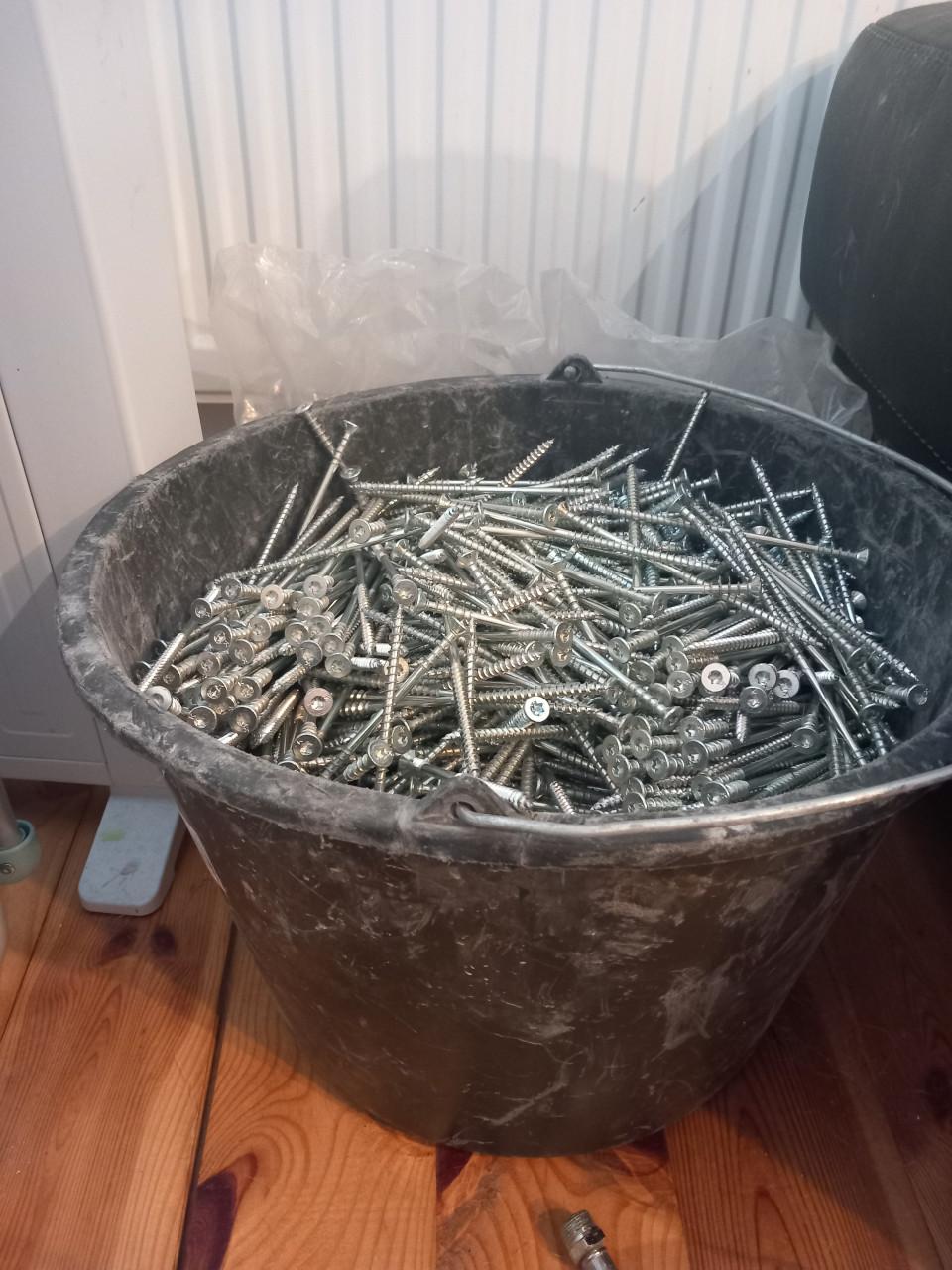 Verstelbare dakschroeven