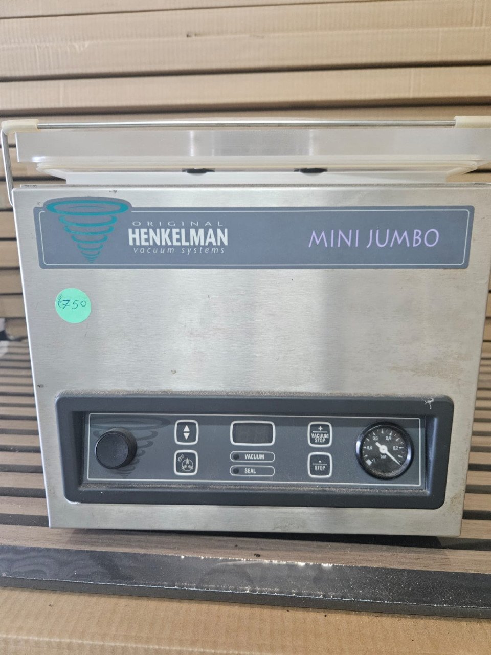 Vacuum machine