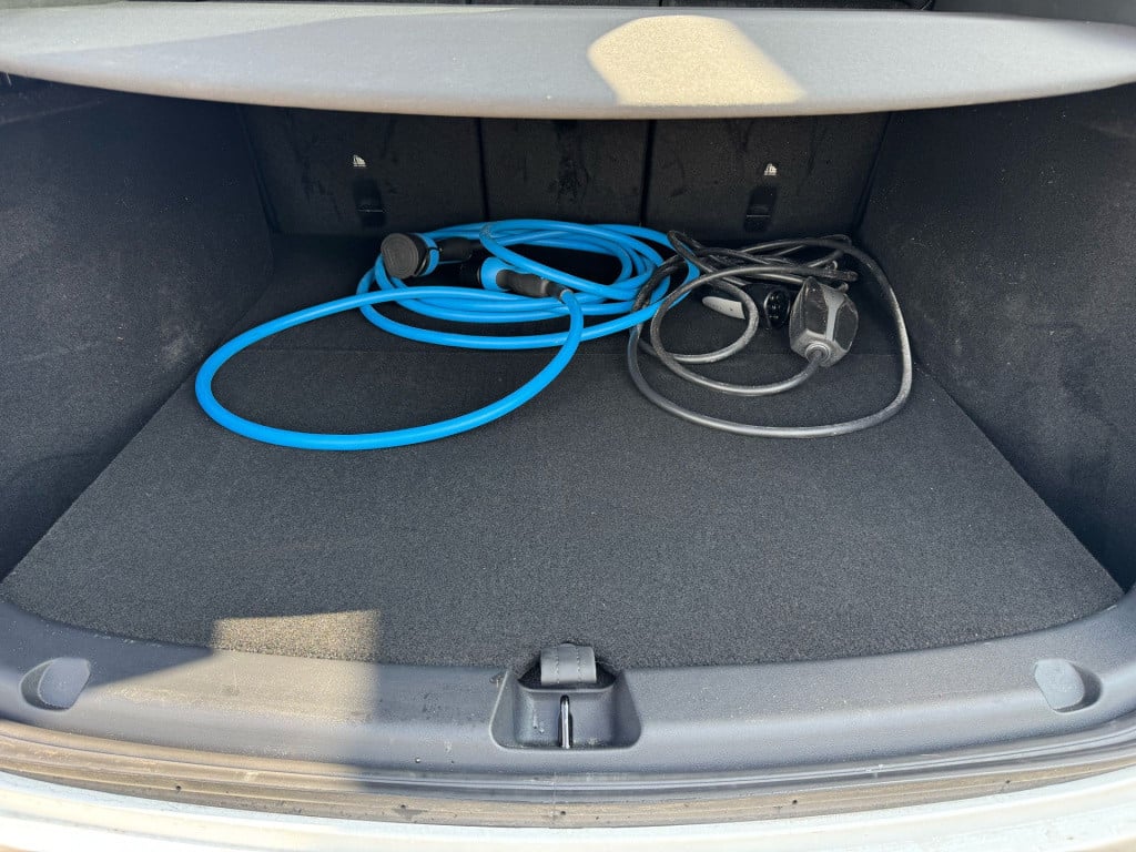 Tesla Model Y rwd 58 kwh