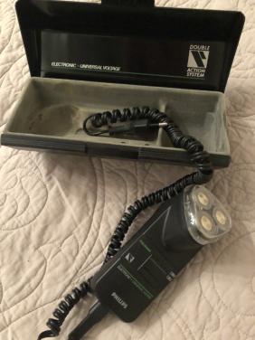 Vintage scheerapparaat van Philips