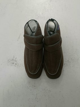 Verband pantoffels. Maat 44. Kleur: bruin
