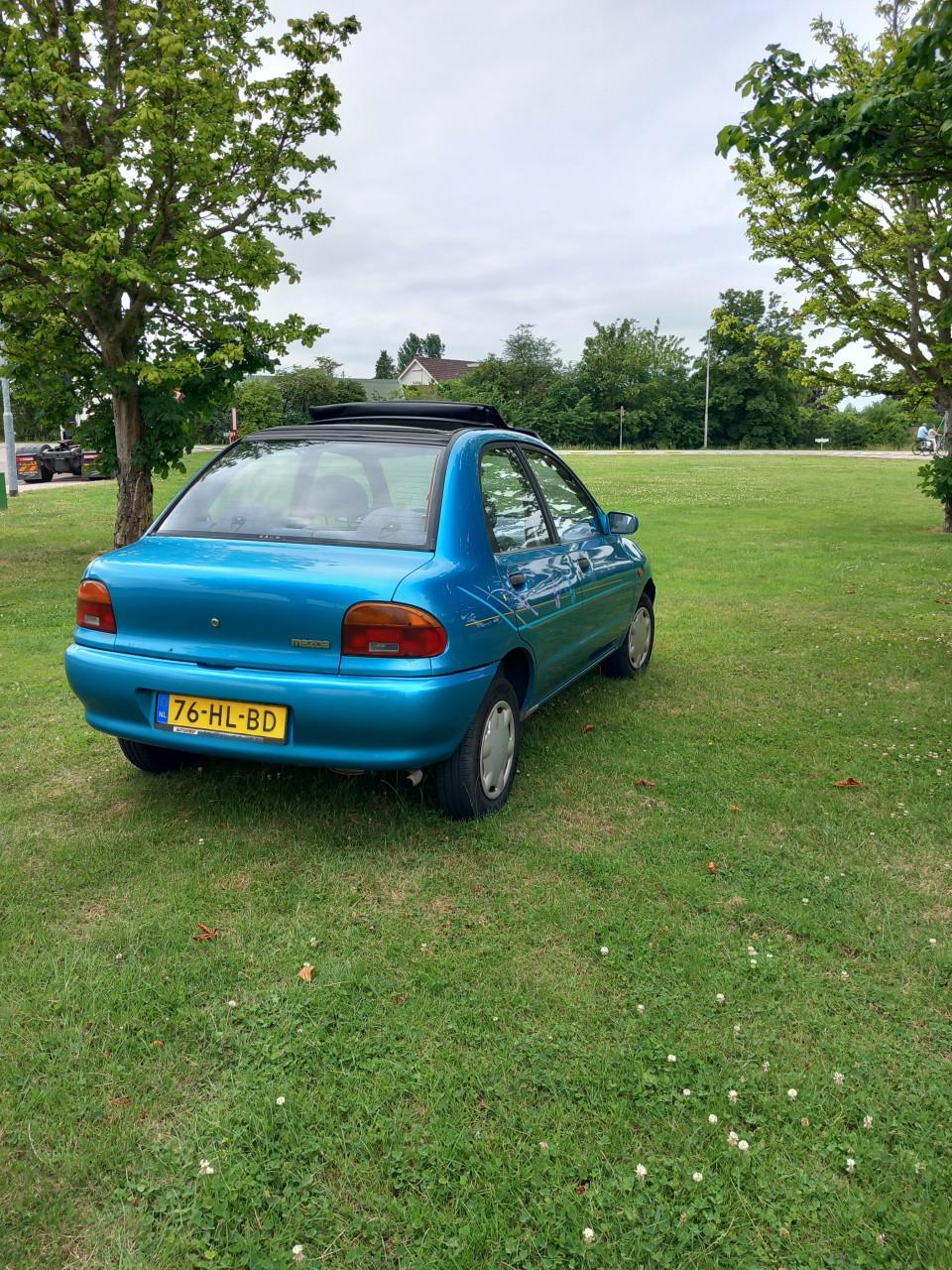 Mazda 121 db Cabrio top Bolhoedje 2 jaar apk