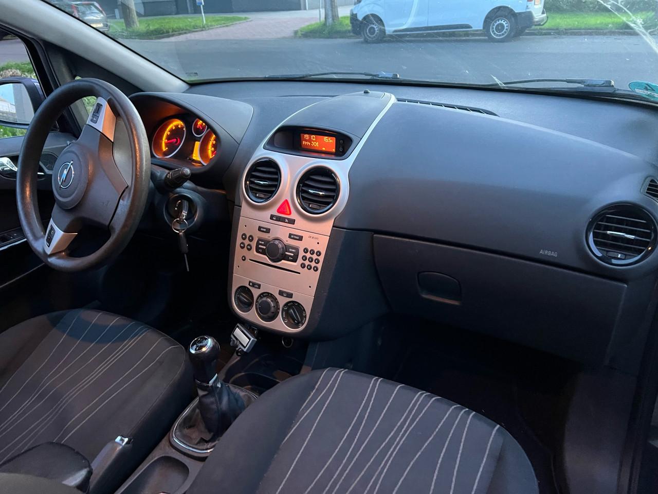 Opel Corsa 1.4-16V Enjoy