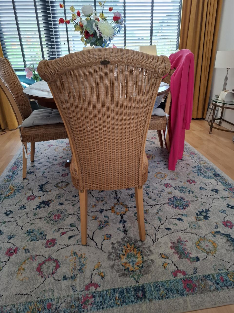 Eet kamerstoelen