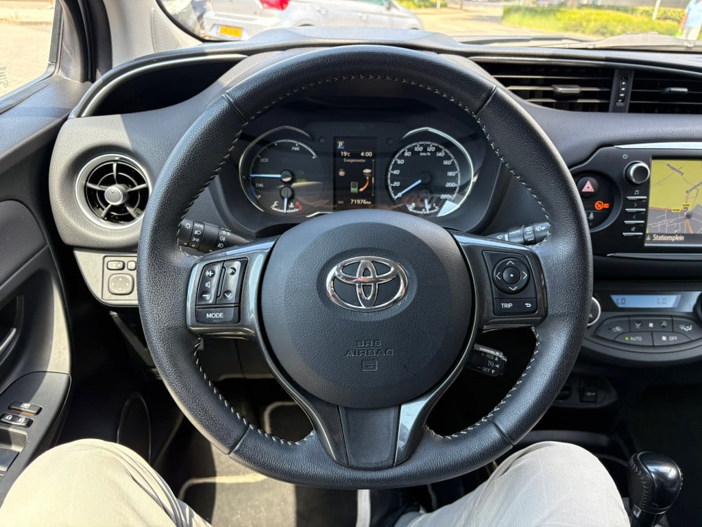 Toyota Yaris 1.5 hybrid dynamic