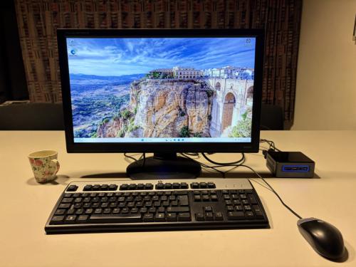 Intel NUC NUC7i5BNH i5-7260U 8Gb-RAM 250Gb-SSD WIFI Win11 24" €85