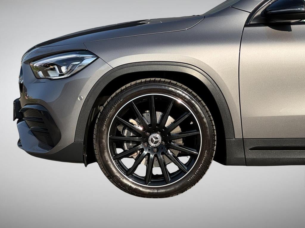 Mercedes-Benz Gla-klasse 180 amg line nl-auto, trekhaak afneembaar np. €60.