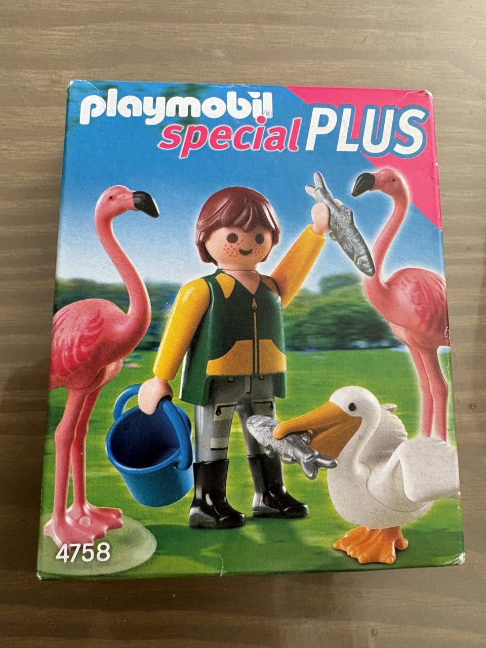 Playmobil verzorger met flamingo’s en pelikaan