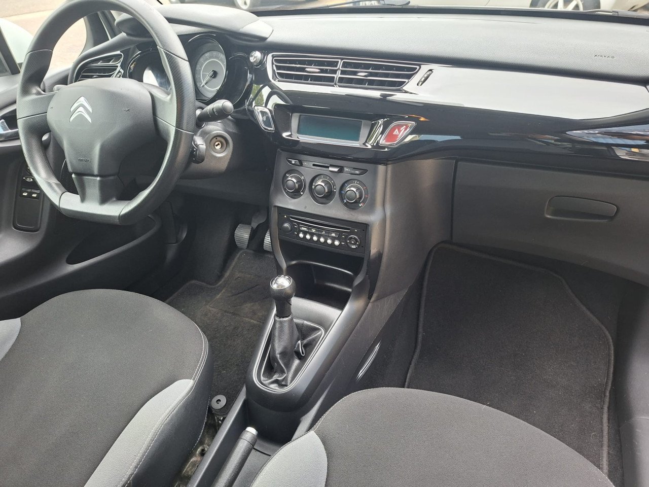 Citroen C3 1.4i Selection 5deurs bj:2012 airco 106.000km i.z.g.st