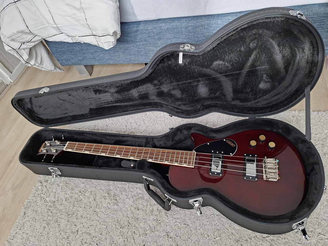 Gretsch Streamliner Jet Club Bass Walnut Stain met koffer z.g.a.n.