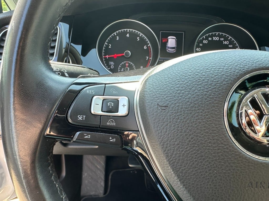 Volkswagen Golf 1.5 tsi highline business r dsg 18'' velgen led pdc