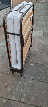 Gereserveerd !!  Gratis logeerbed opklap