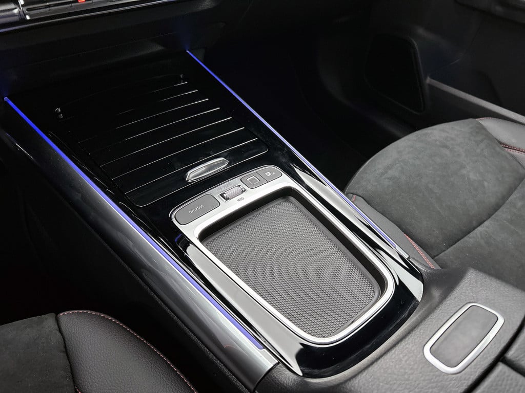 Mercedes-Benz Gla-klasse 180 business solution amg | trekhaak | parkeerpakk