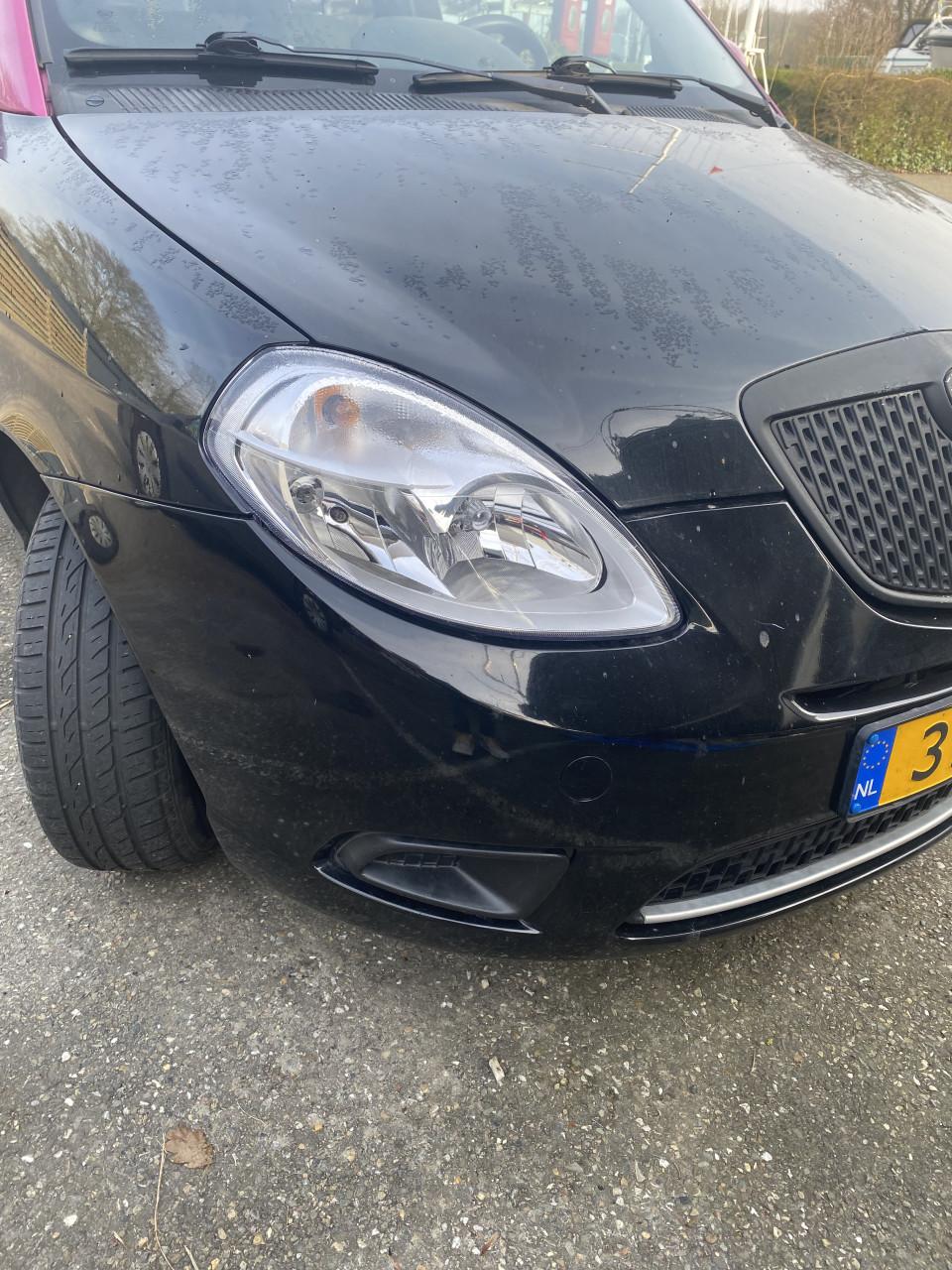 Lancia ypsilon 1.2 ici paris
