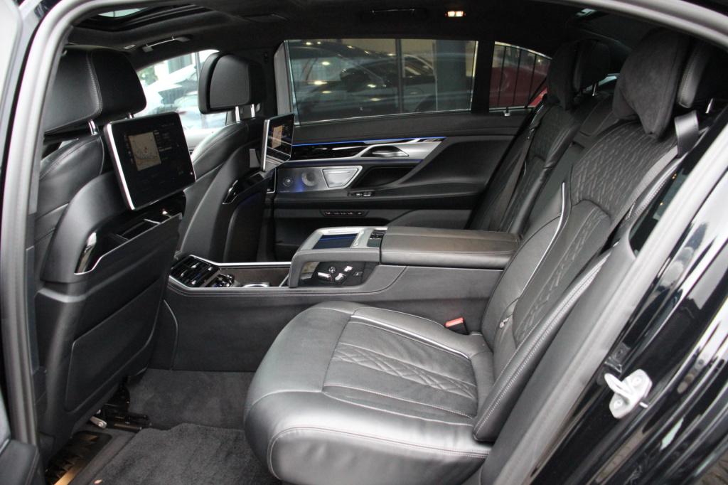 BMW 7 Serie 750ld xdrive high executive | vol opties! | m-sport | np: €200.