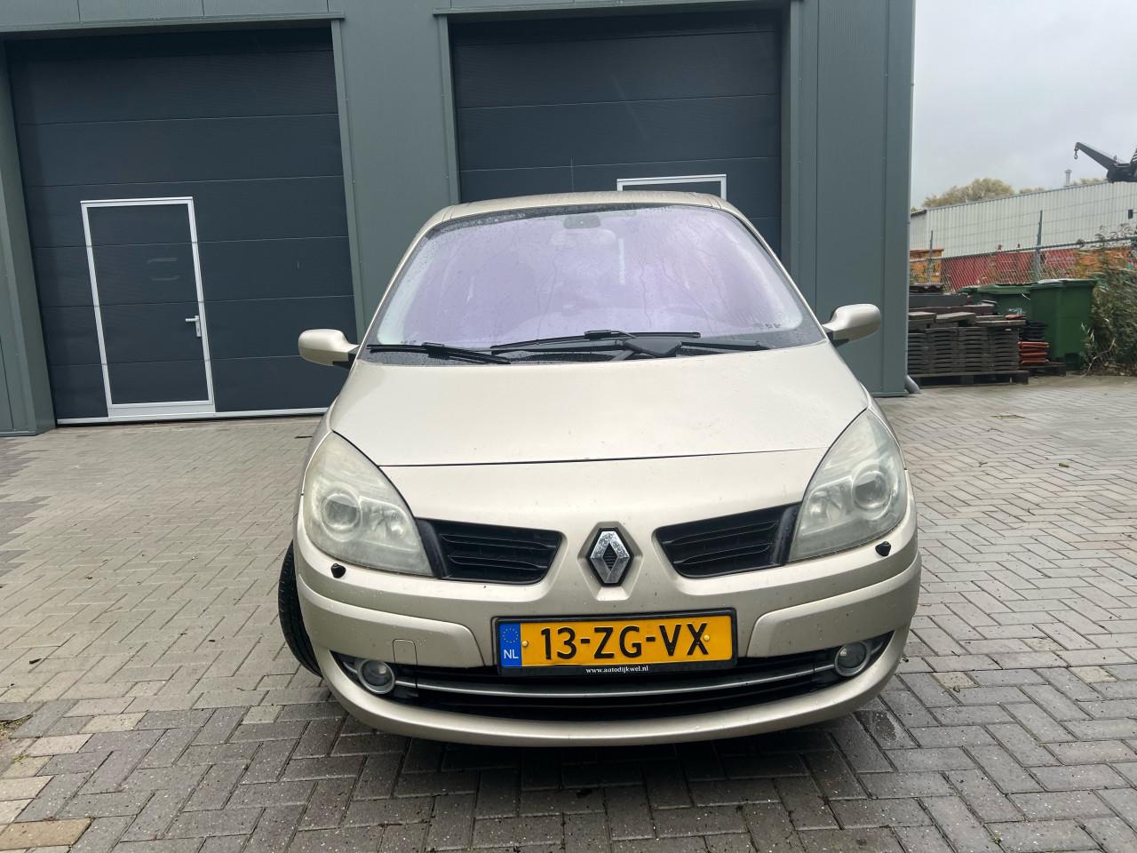 Renault Grand Scenic 2.0-16V Tech Line