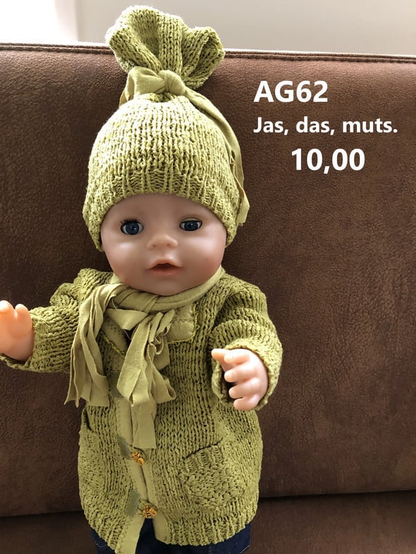 Baby born / babyborn set . Opbrengst KiKa. Poppenkleertjes.