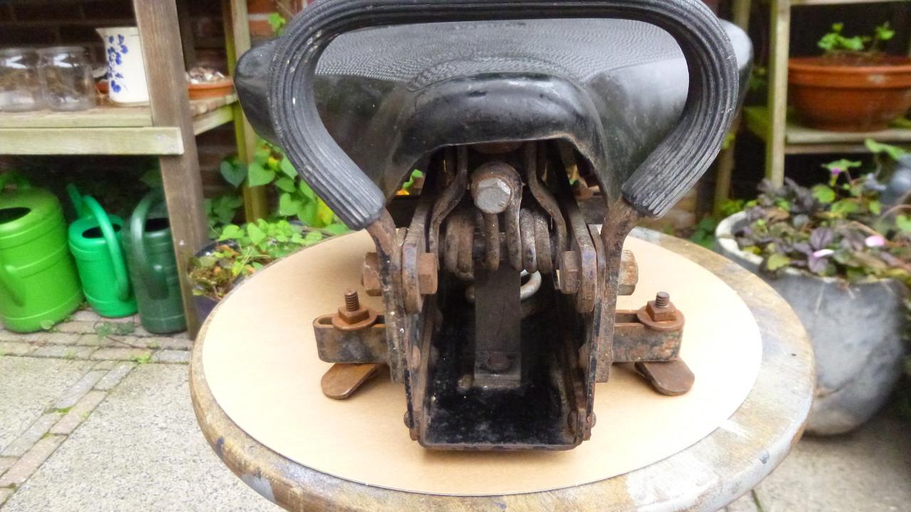 Zweefzadel voor Oldtimer motorrijwiel
