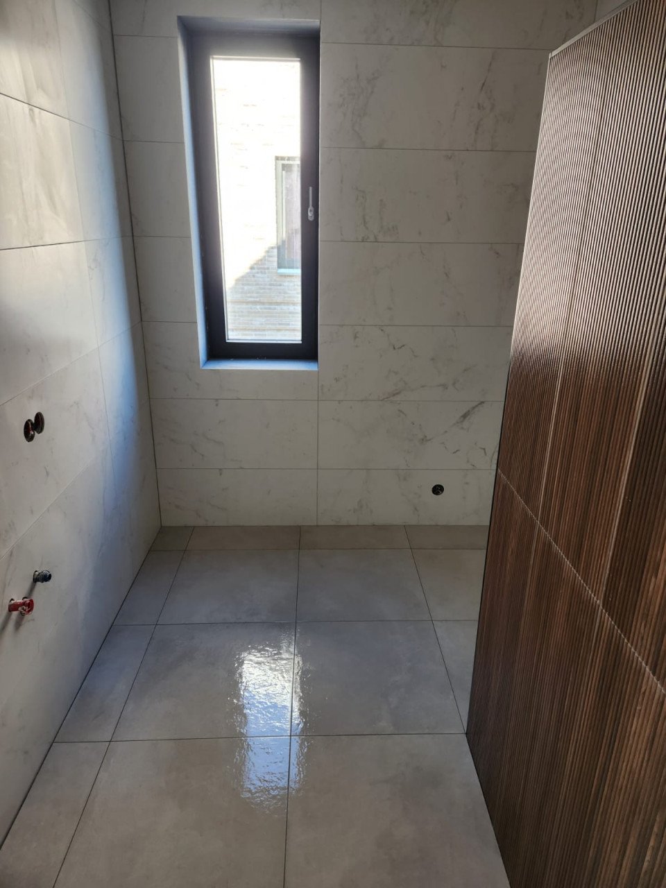 Tegelzetter nodig? Bel/app: 06 21937244 of Mail: jvbtegelzetter@gmail.com