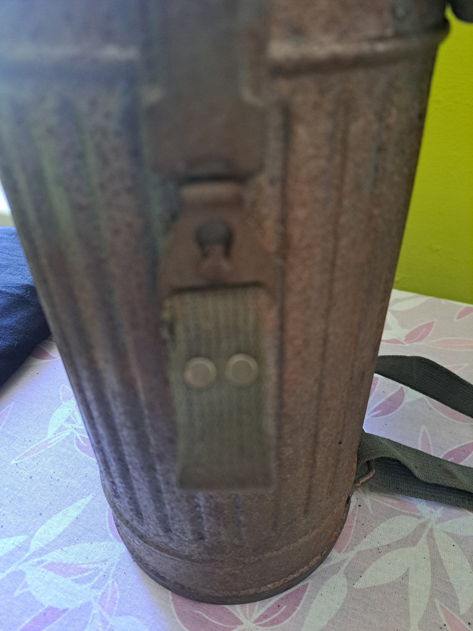 GASMASKER CONTAINER UIT WW2