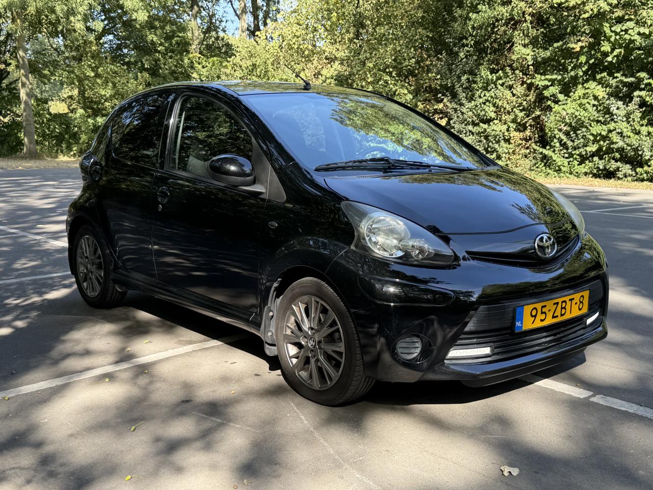 Toyota Aygo 2012 Zwart lage kmstand