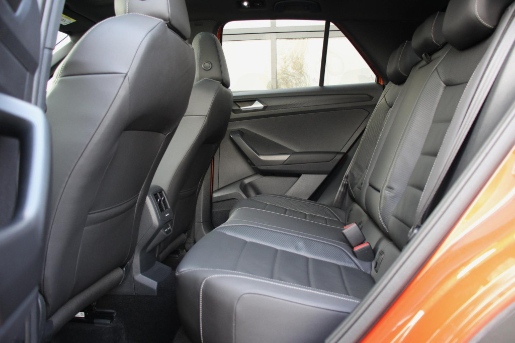 Volkswagen T-roc 2.0 tsi r 4motion - akrapovic - virtual - pano - leder - a