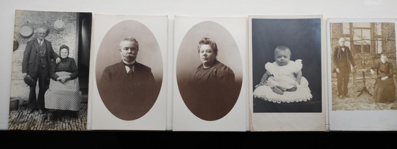 Foto,s rond 1900.