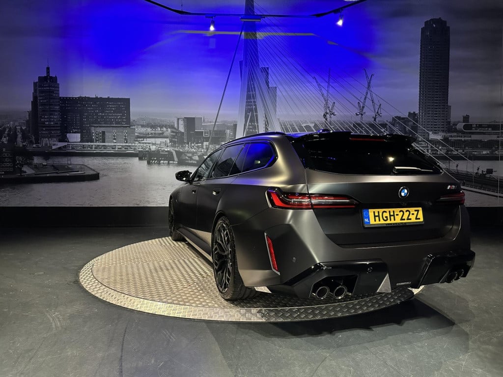 BMW M5 5-serie touring *keramisch*pano*bowers&wilkins*nl*