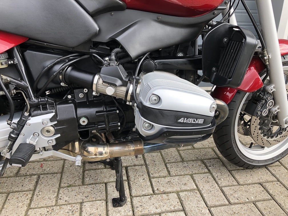 BMW R1100R, nieuwstaat met 60dkm, koffers, onderhoud net uitgevoerd €2350,-