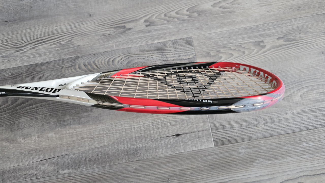 Dunlop Predator 50 Squashracket inclusief draaghoes