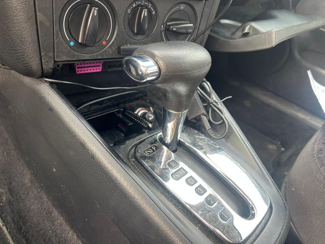 Volkswagen Golf 1.6 Trendline AUTOMAAT, dakraam, trekhaak, goed onderhouden