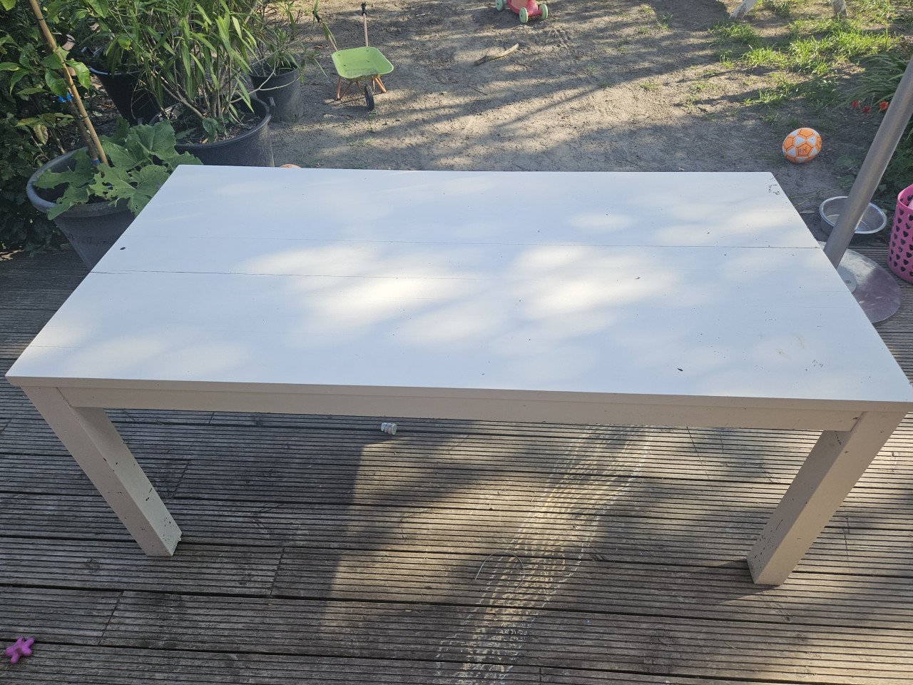 Stevige rechthoekige tafel