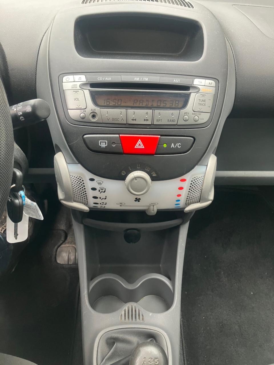 Peugeot 107 1.0-12v millesim 200 airco
