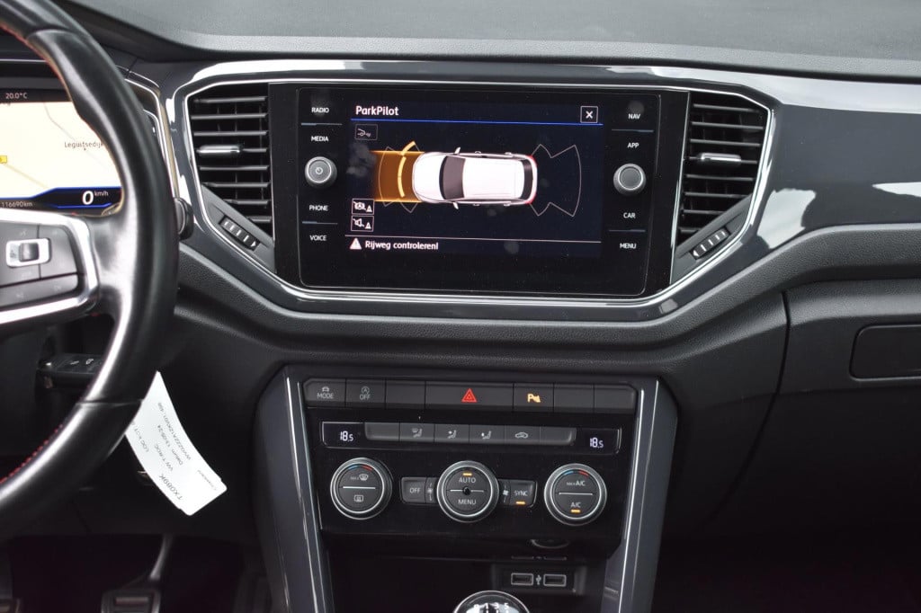 Volkswagen T-roc 1.0 tsi sport | virtual cockpit | trekhaak | camera | nap 