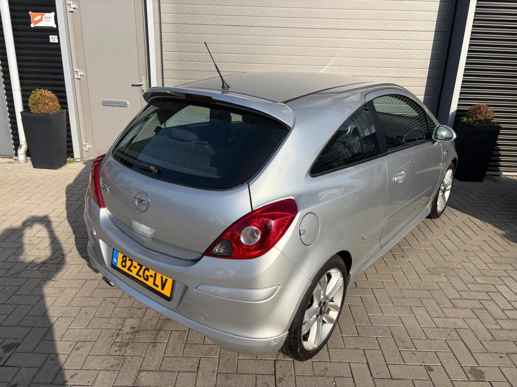 Opel Corsa 1.4-16v sport/opc uitvoering/airco/cruise control/