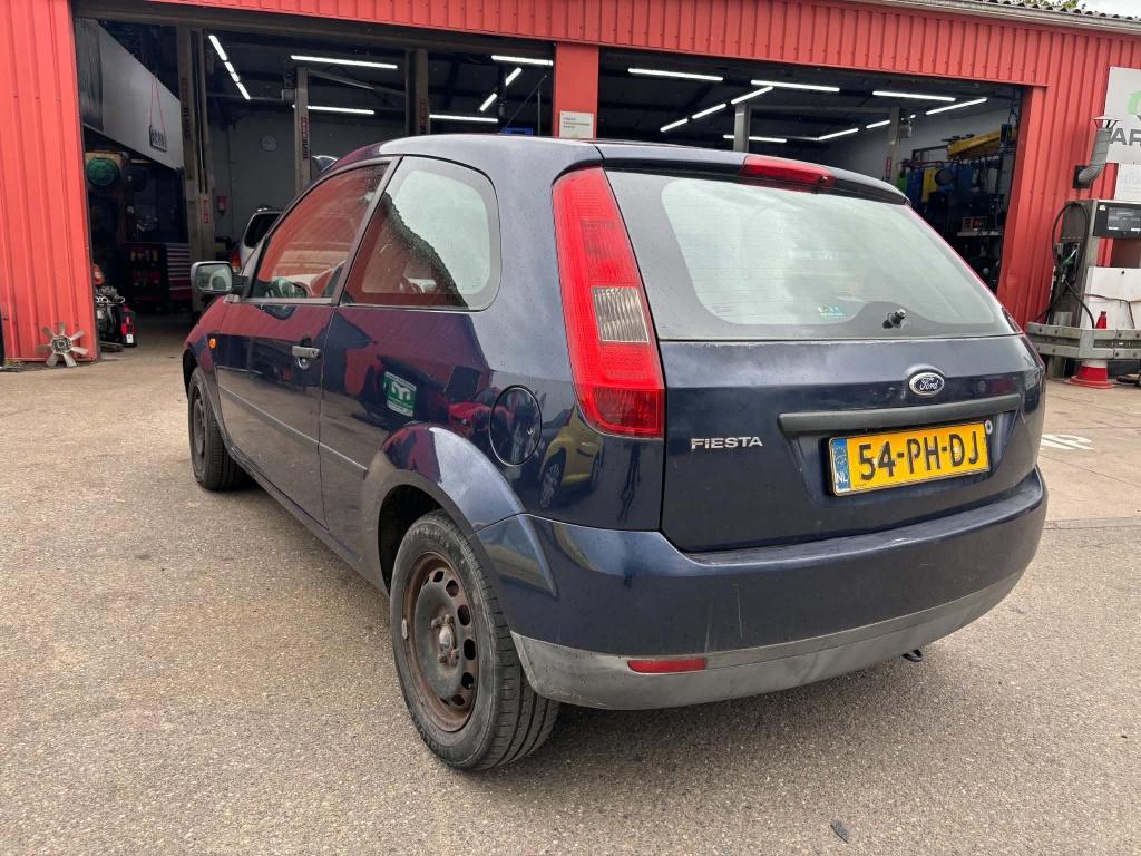 Ford Fiesta 1.3-8v style