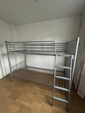 Stapelbed staal,zilverkleurig. maten 210 cm x 96cm