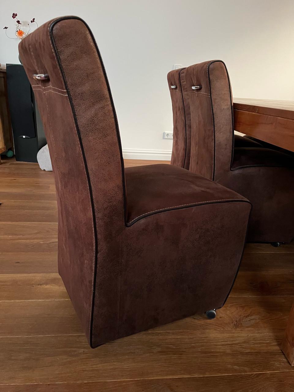 Eettafel met 6 stoelen