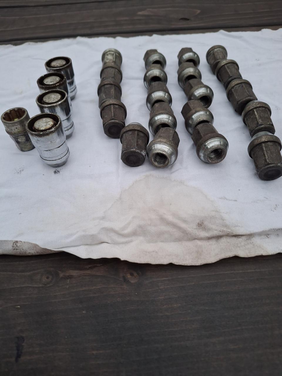 Winterbanden met velgen