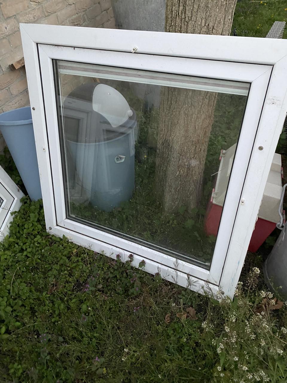 4 stuks Kunststof kozijnen