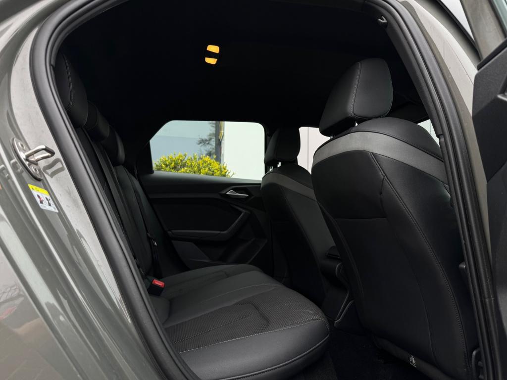 Audi A1 Sportback 35 tfsi 2x s line * 150 pk!! * half leder * 18 inch