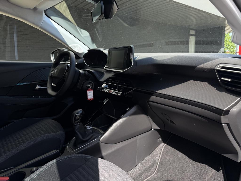 Peugeot 208 1.2 pt style - nieuwstaat -