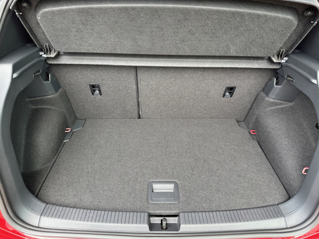 Volkswagen T-cross 1.0 tsi dsg r-line | iq light | dode hoek | keyless | vi