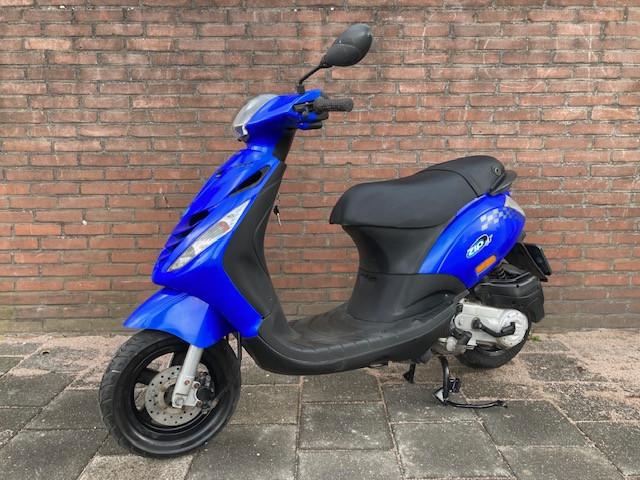 LEUKE PIAGGIO ZIP 4 TAKT SNOR SCOOTER ! BOUWJAAR 2014
