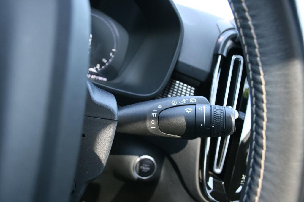 Volvo XC40 1.5 t5 recharge r-design / pano / 360camera / h&k