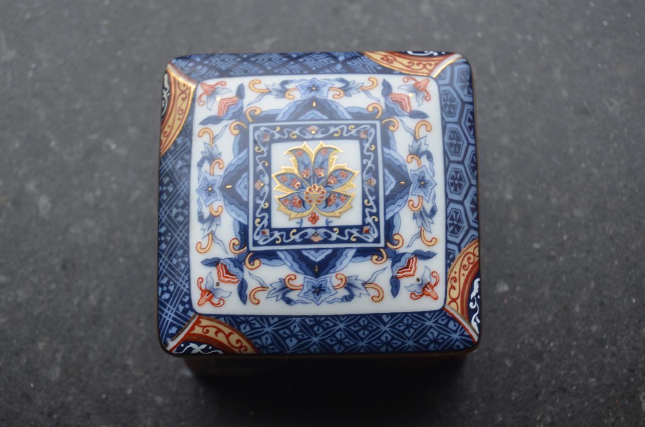 VAGA porseleinen bakje / doosje / dinges ipst.