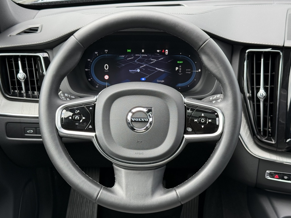 Volvo XC60 t8 455pk recharge ultra dark| full options ! luchtvering b&w sou