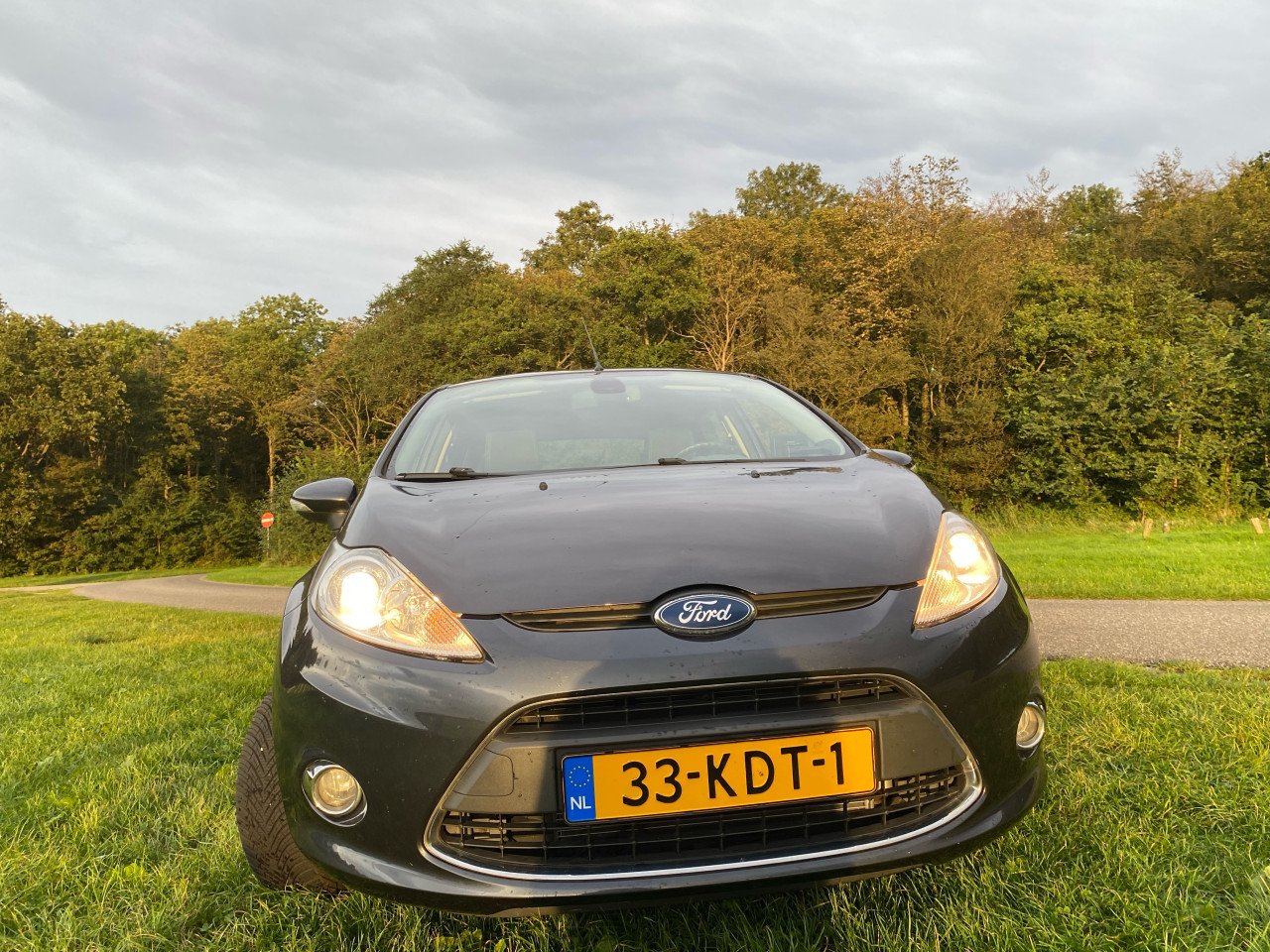 Erg nette Ford Fiësta Titanium 1.6 Ti-vct 5DR slechts 130.000km